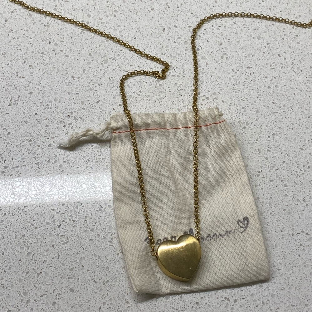 Brushed gold heart pendant necklace